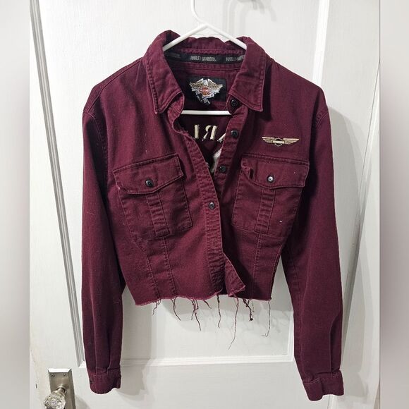 Harley Davidson cropped button down in a burgundy color with gold embroidery - Picture 3 of 3